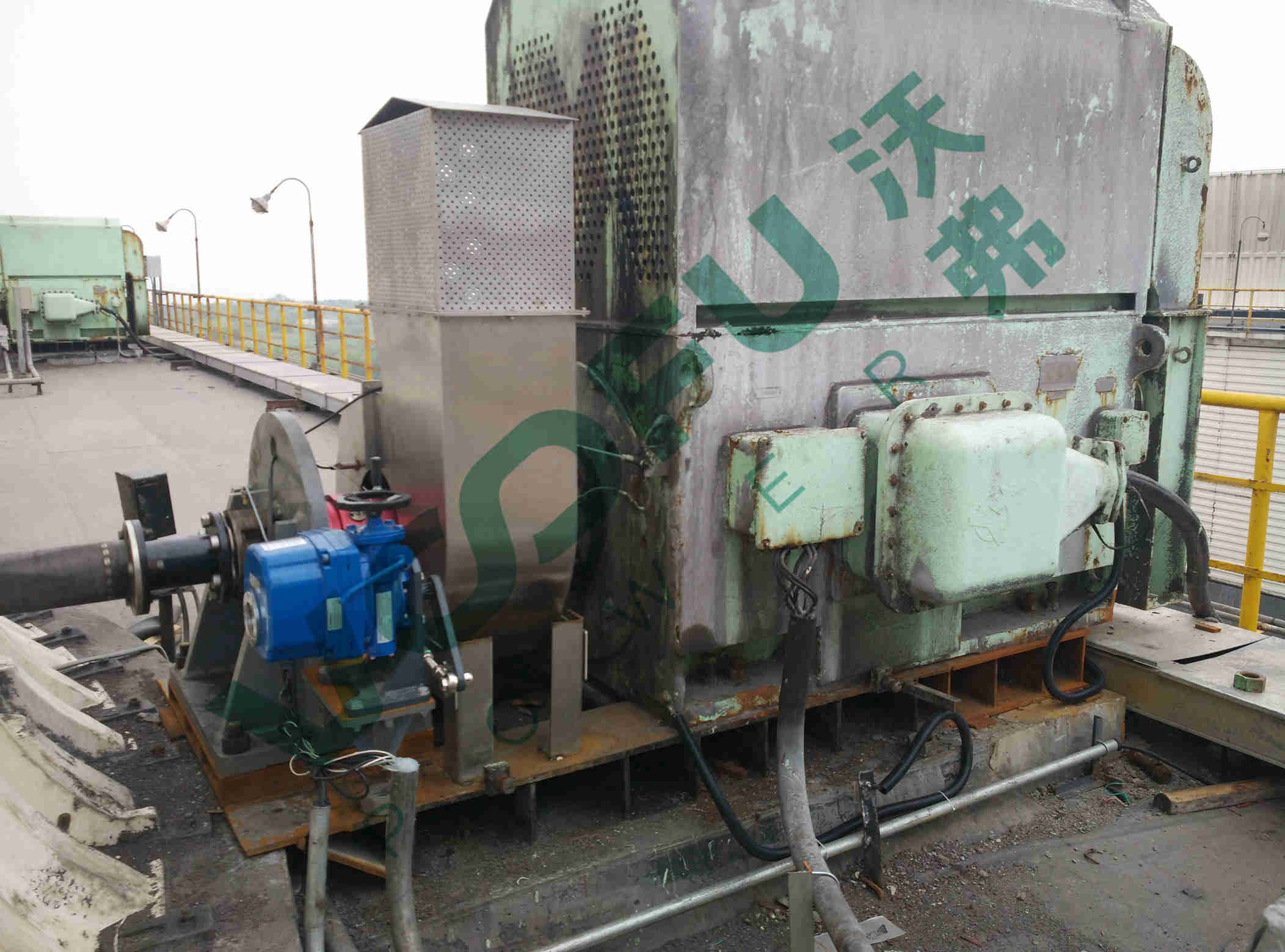 某某石化公司（冷卻塔風(fēng)機220kW）