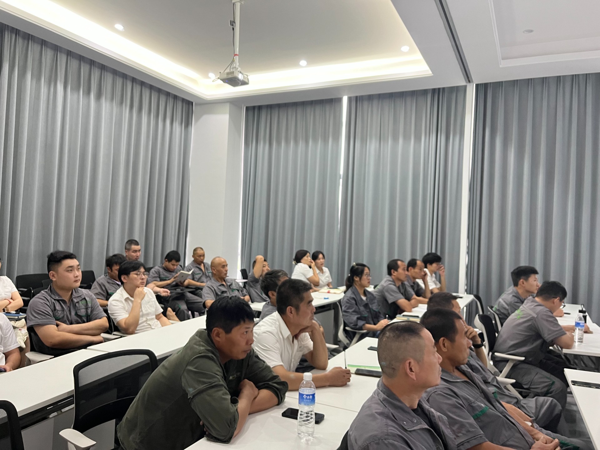 1695266104118819.jpg 1695266104118819.jpg